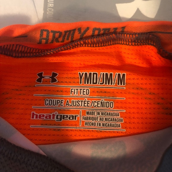 Under Armour NWT Boys Army of 11 Heatgear Orange - Picture 6 of 8